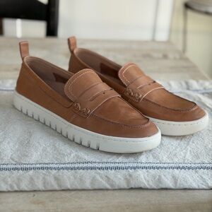 Ladies Vionic Camel-Colored Leather  Loafers Size 8 Very Clean Worn Once EUC